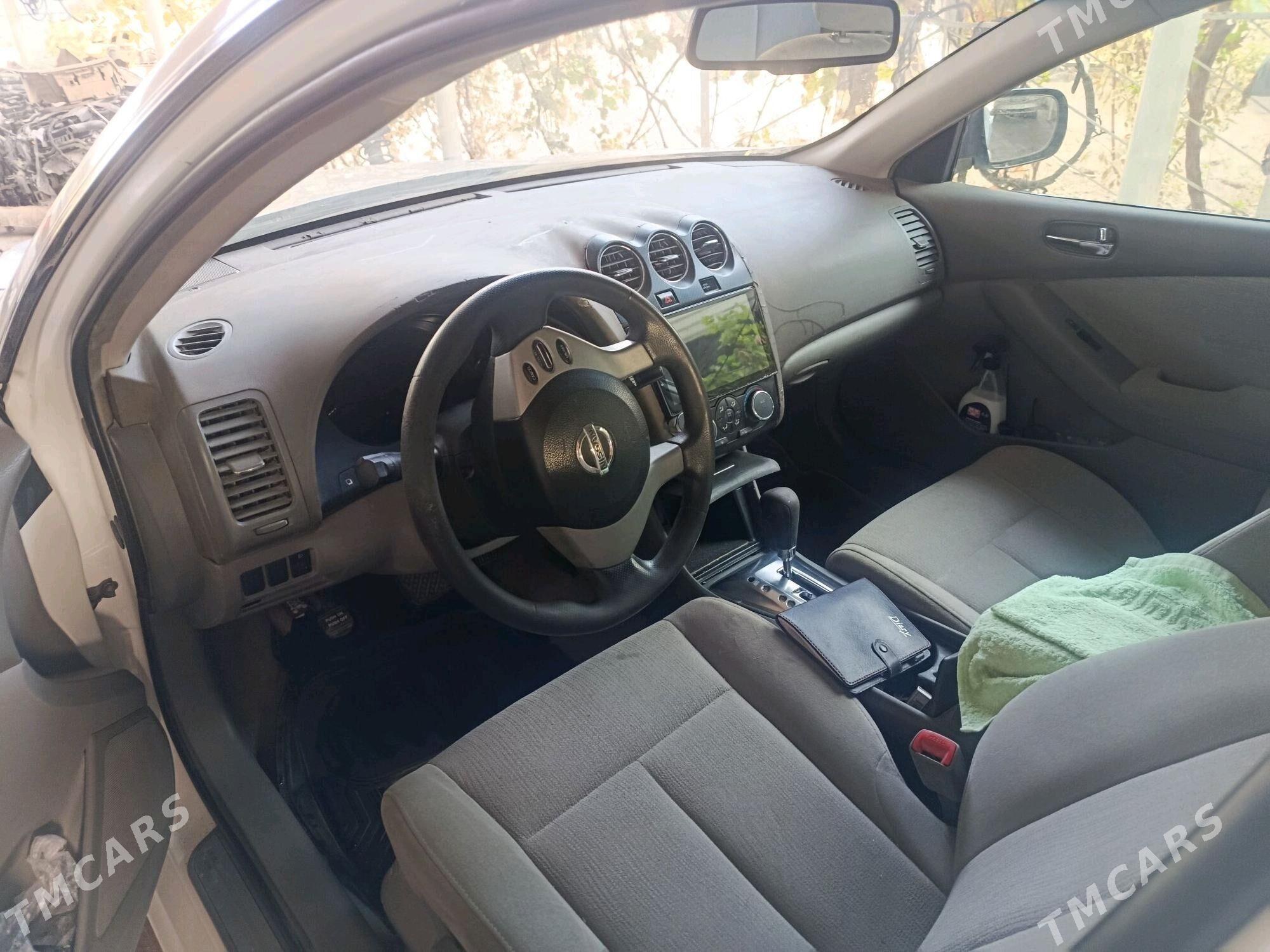 Nissan Altima 2010 - 110 000 TMT - Мары - img 4