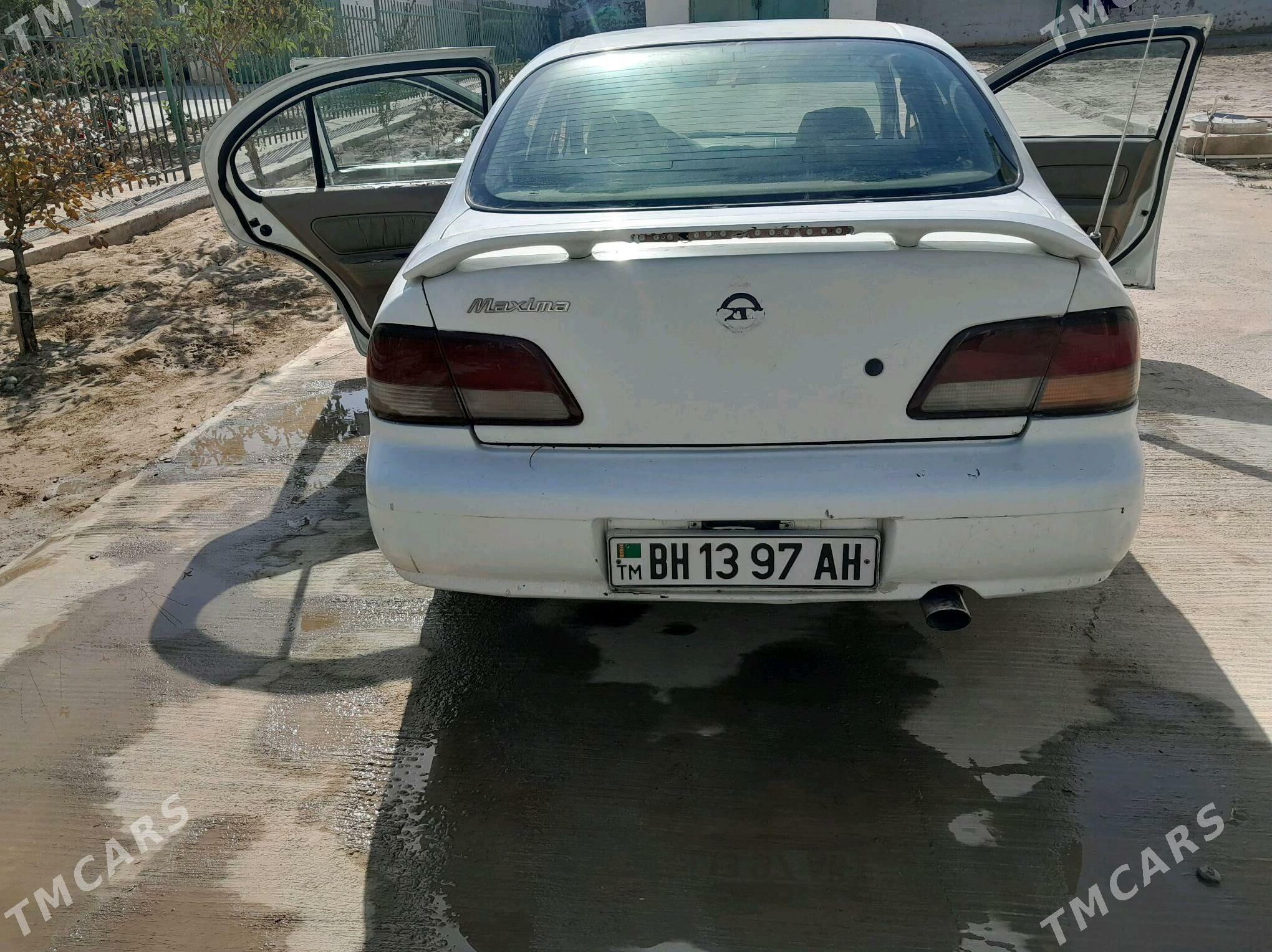 Nissan Maxima 1998 - 35 000 TMT - Ак-Бугдайский этрап - img 2