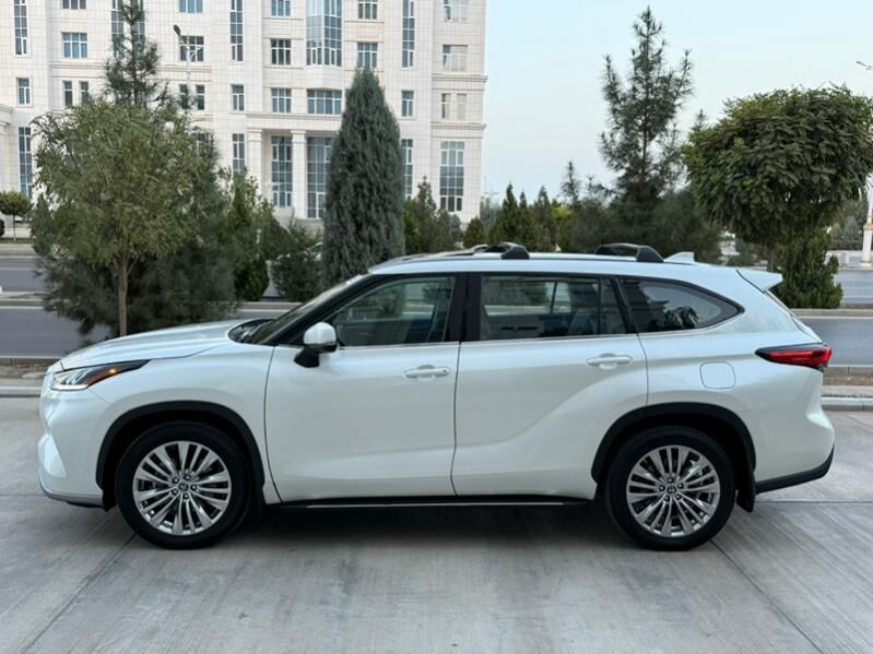 Toyota Highlander 2021 - 618 000 TMT - Ашхабад - img 5