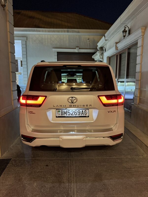 Toyota Land Cruiser 2023 - 1 470 000 TMT - ул. Подвойского (Битарап Туркменистан шаёлы) - img 10