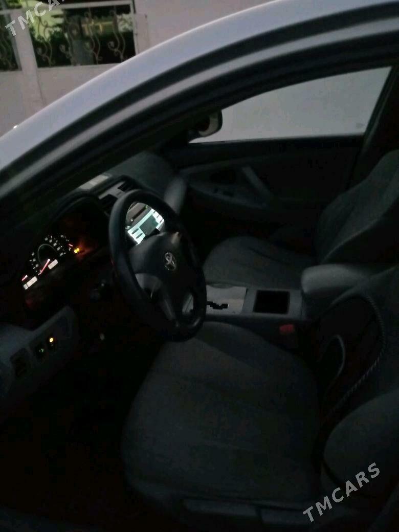 Toyota Camry 2010 - 150 000 TMT - Джебел - img 1