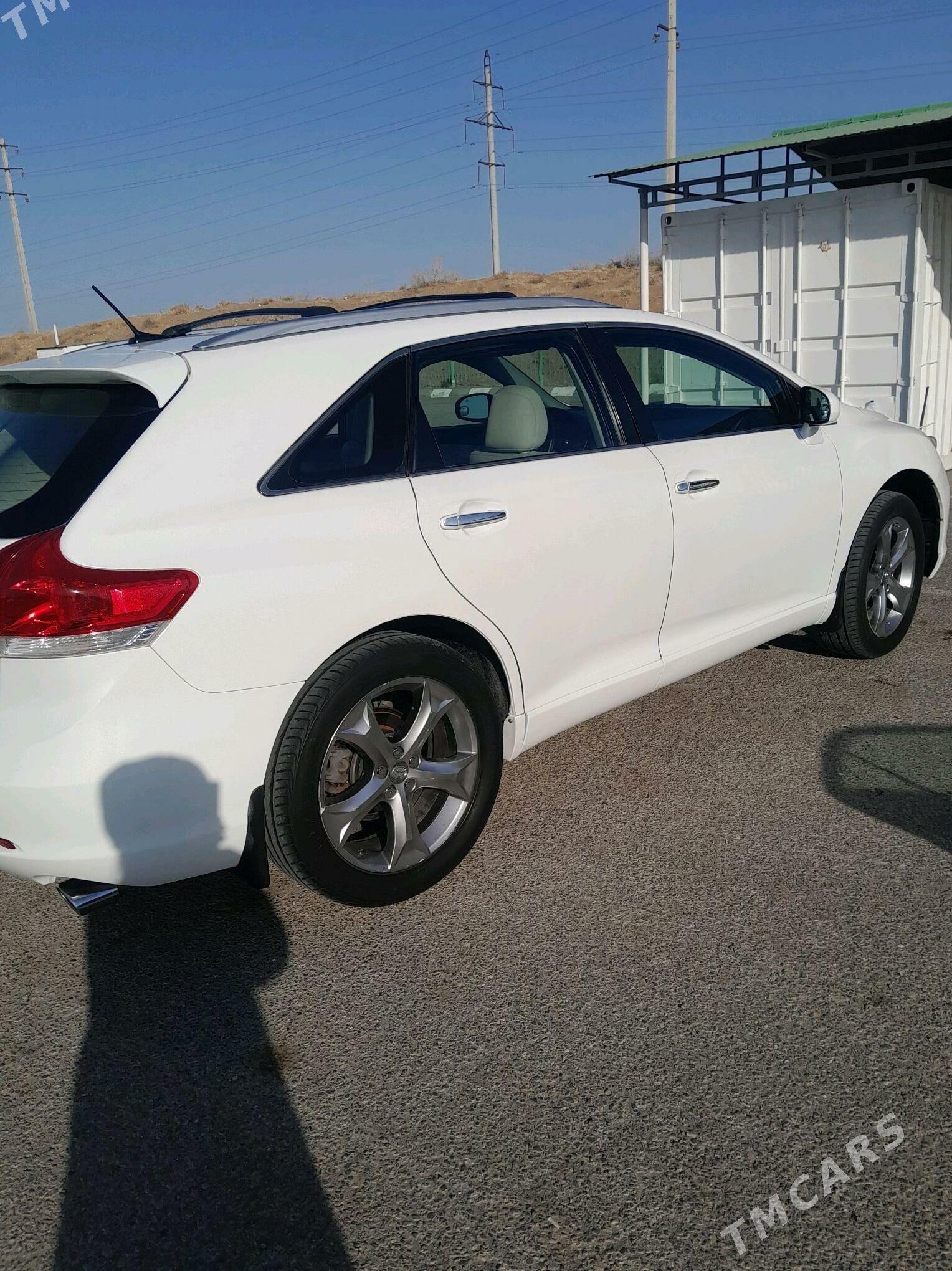 Toyota Venza 2010 - 220 000 TMT - етр. Туркменбаши - img 2