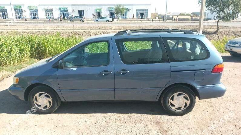 Toyota Sienna 1999 - 151 000 TMT - Daşoguz - img 4
