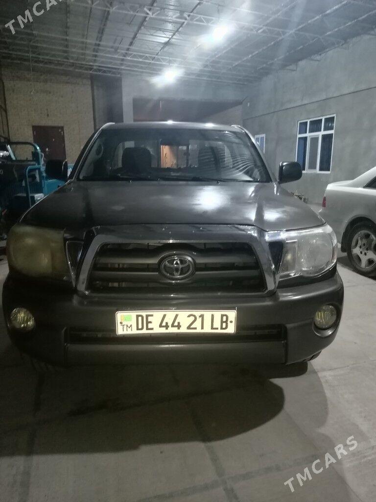 Toyota Tacoma 2010 - 170 000 TMT - Туркменабат - img 3