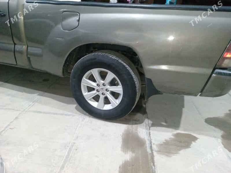 Toyota Tacoma 2010 - 170 000 TMT - Туркменабат - img 4
