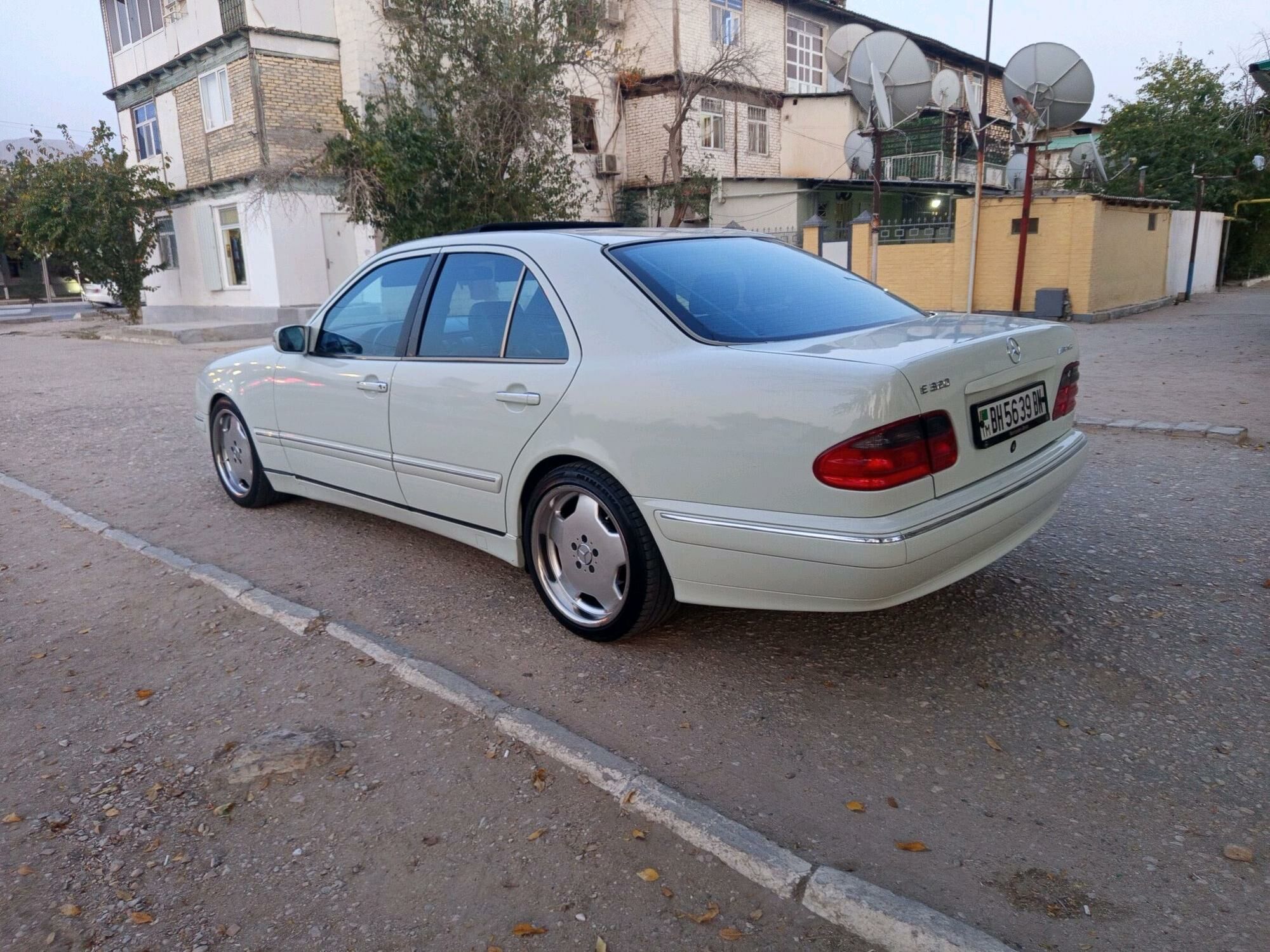 Mercedes-Benz E320 2001 - 140 000 TMT - Балканабат - img 9