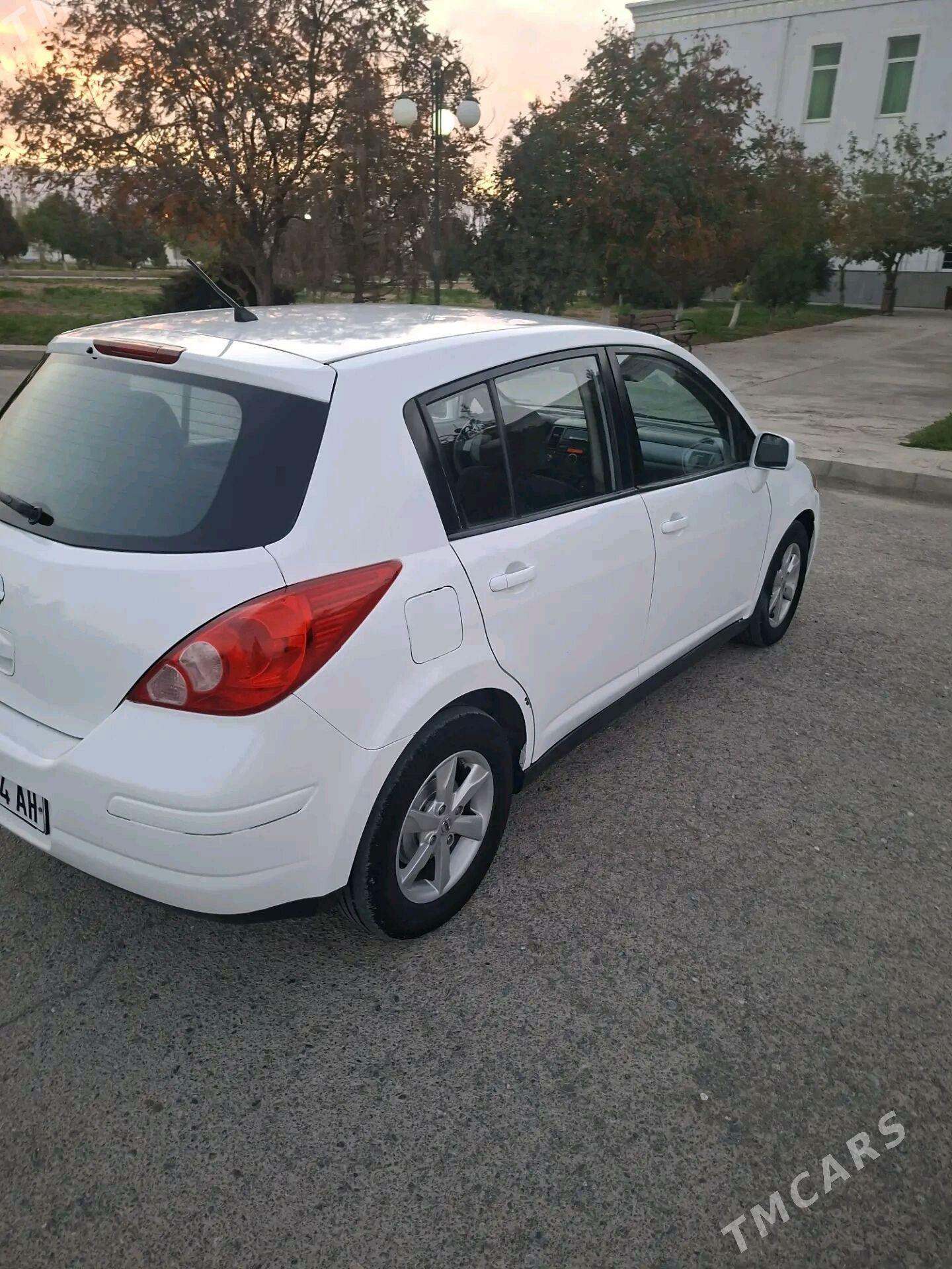 Nissan Versa 2012 - 118 000 TMT - Бахарден - img 3