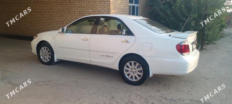 Toyota Camry 2002 - 170 000 TMT - Halaç - img 2