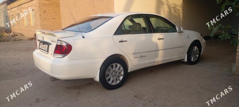 Toyota Camry 2002 - 170 000 TMT - Halaç - img 3