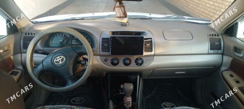Toyota Camry 2002 - 170 000 TMT - Halaç - img 5