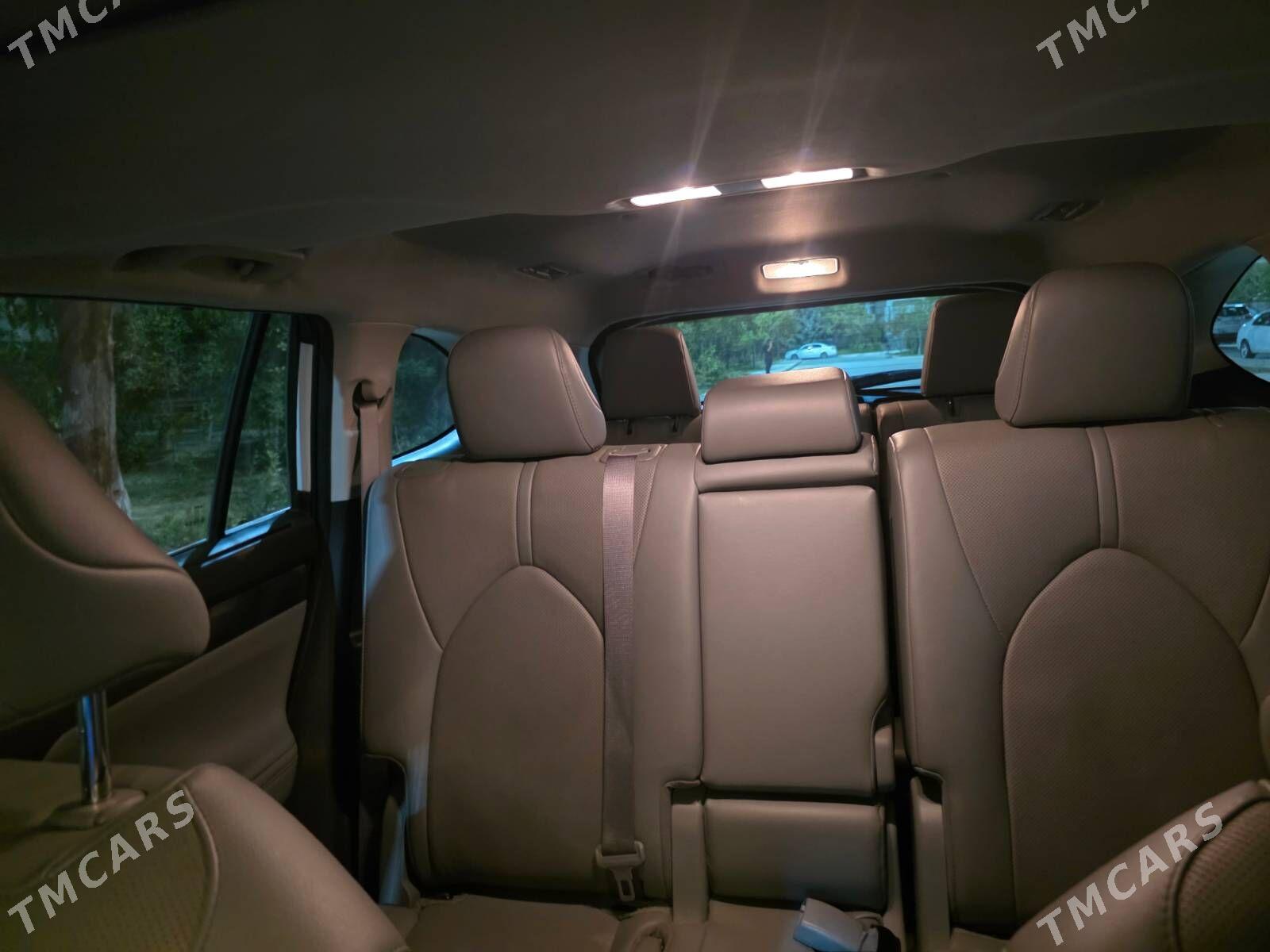 Toyota Highlander 2022 - 685 000 TMT - Aşgabat - img 1