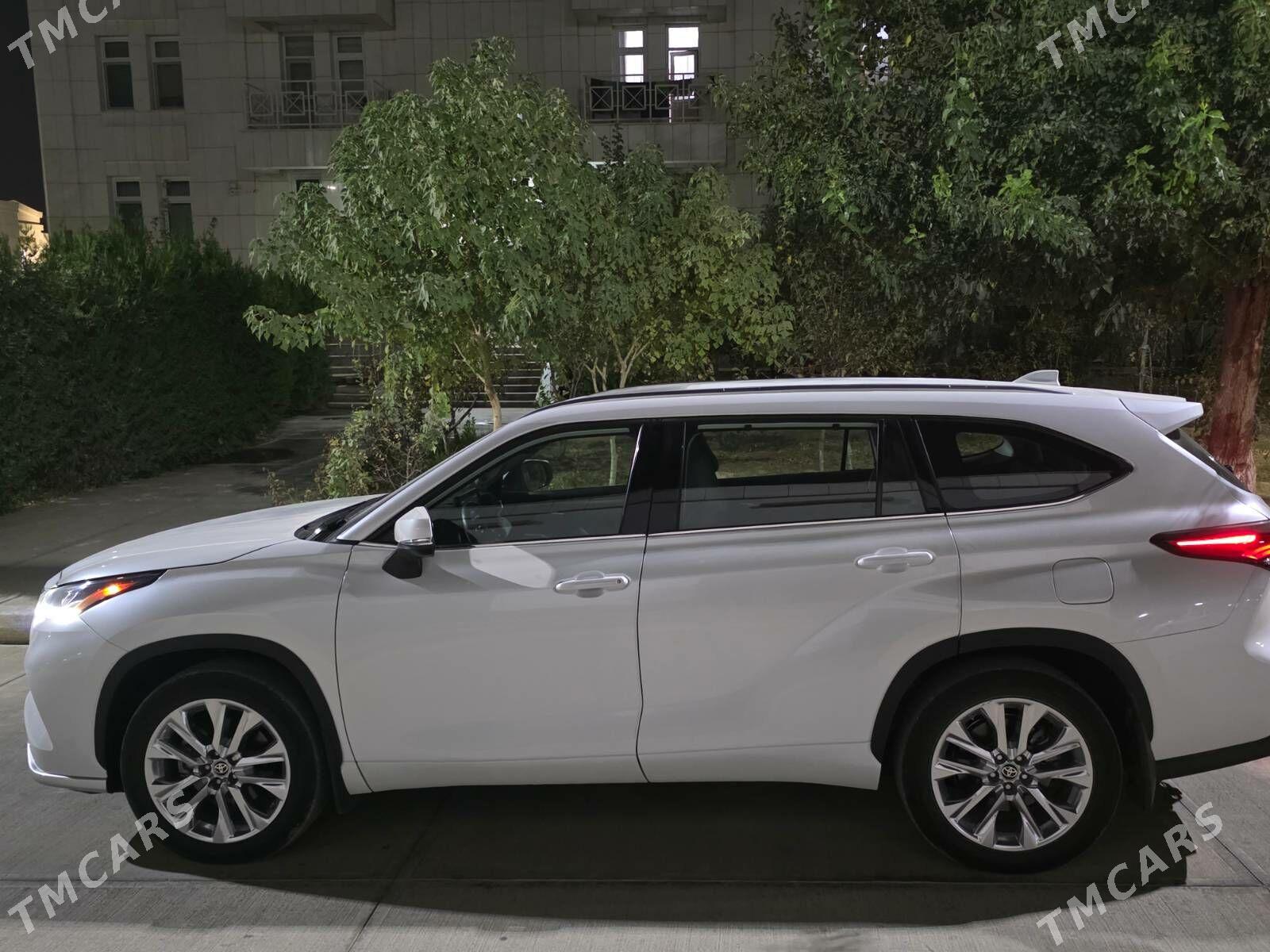 Toyota Highlander 2022 - 685 000 TMT - Aşgabat - img 3