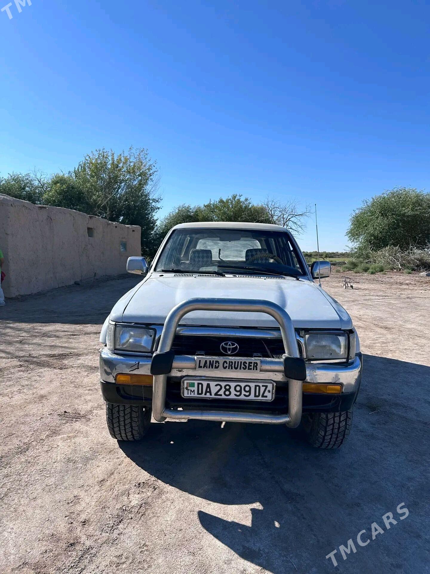 Toyota Hilux 1993 - 60 000 TMT - Болдумсаз - img 3