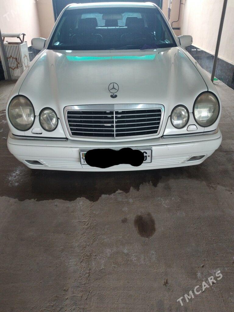 Mercedes-Benz E320 1999 - 110 000 TMT - Чоганлы - img 4