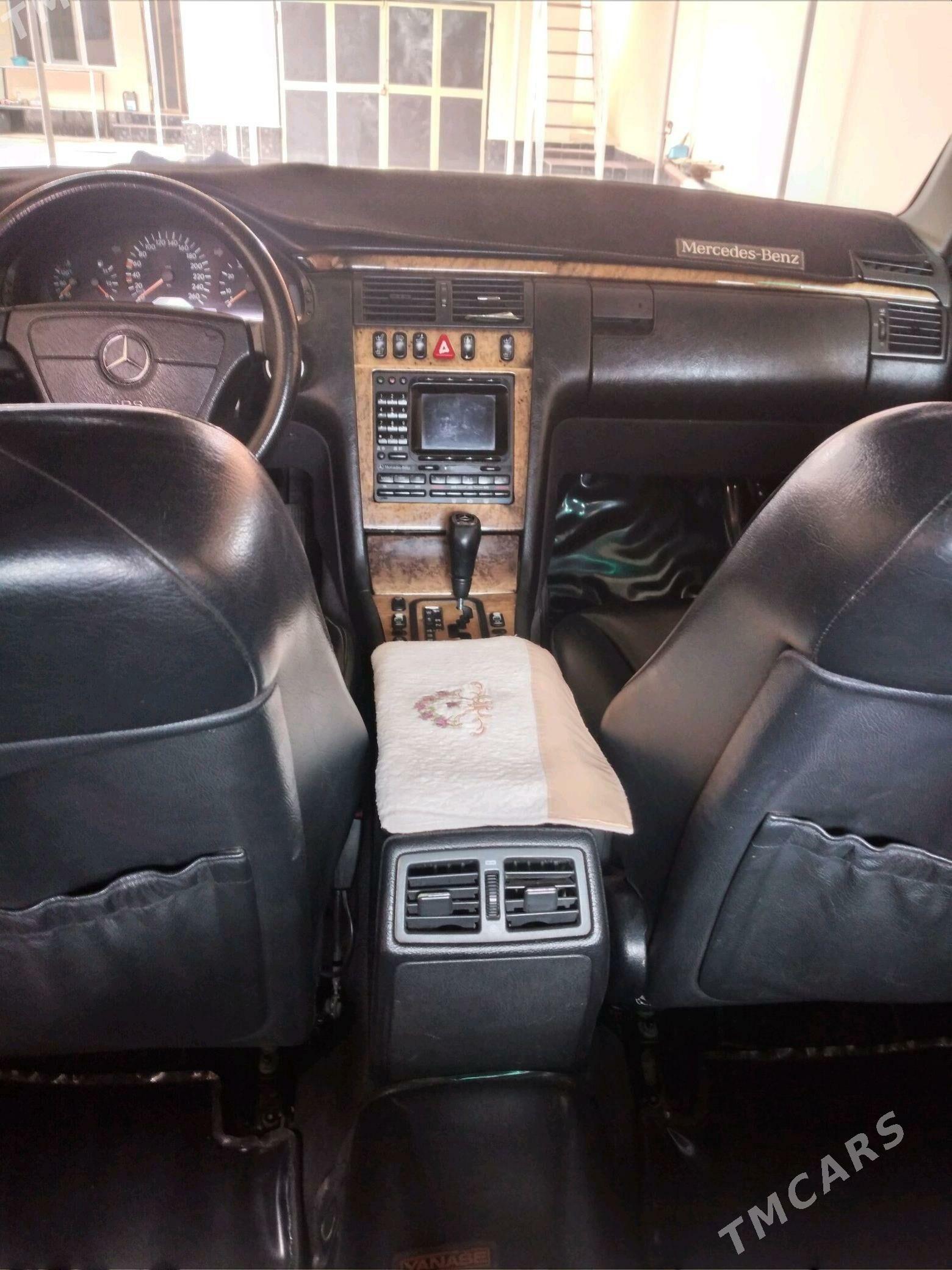 Mercedes-Benz E320 1999 - 110 000 TMT - Чоганлы - img 6
