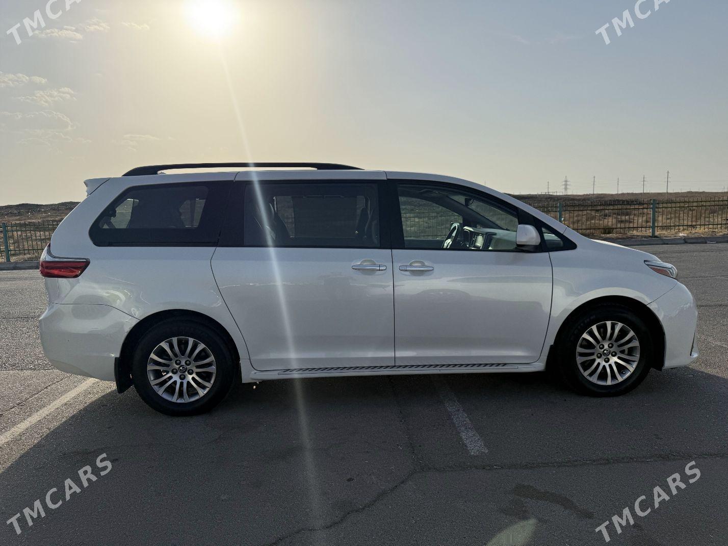 Toyota Sienna 2019 - 450 000 TMT - Ашхабад - img 6