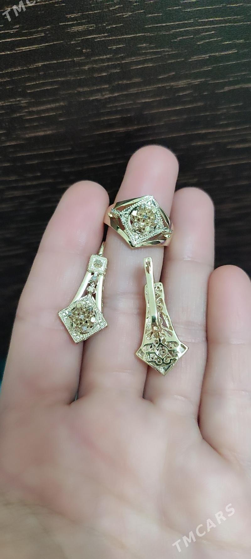 gyzyl kamplekt - Мир 2 - img 2