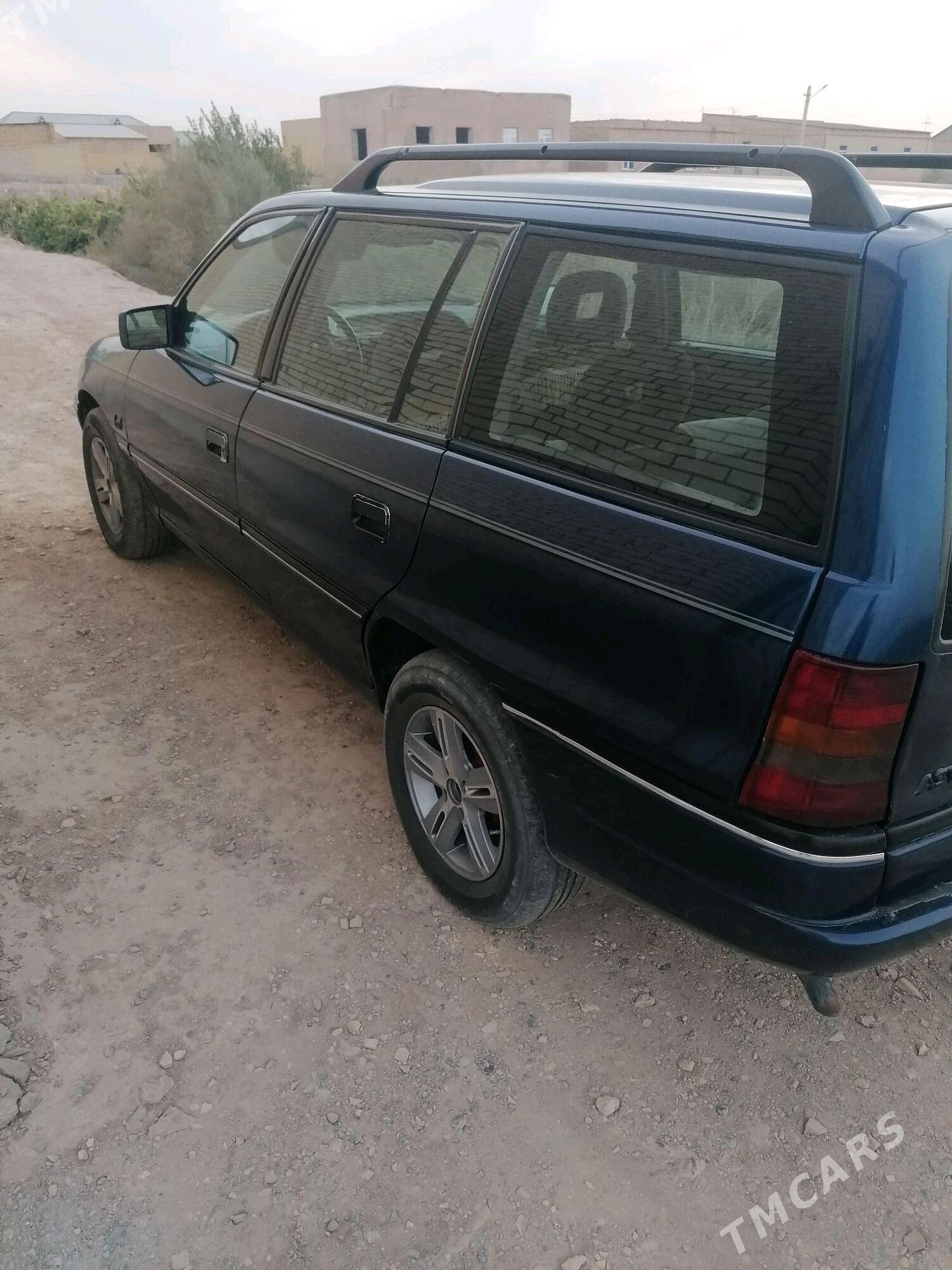 Opel Astra 1992 - 32 000 TMT - Фарап - img 6