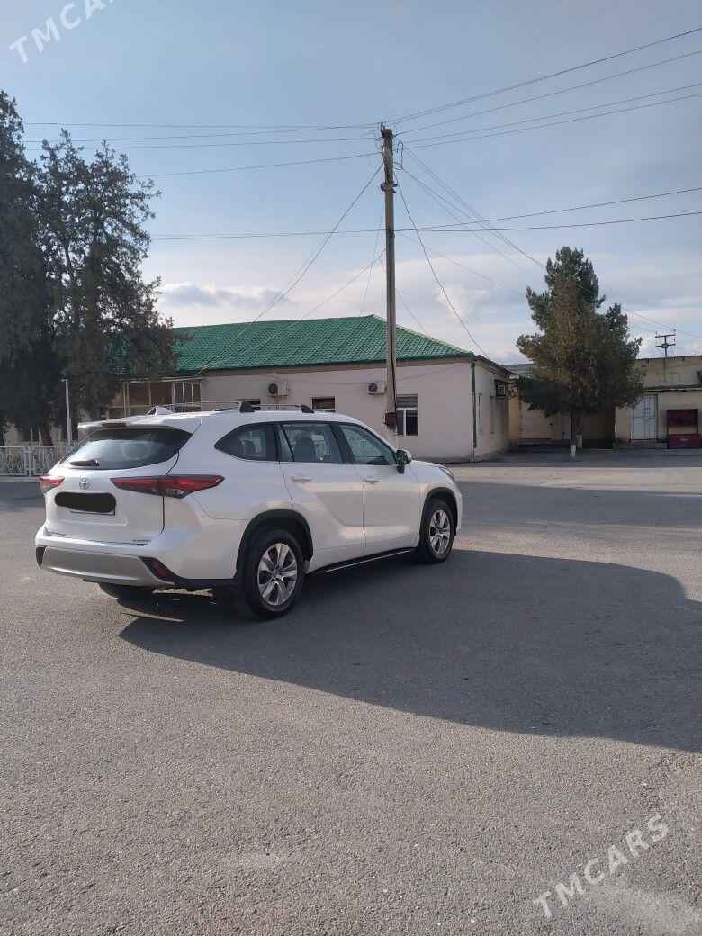 Toyota Highlander 2021 - 520 000 TMT - Бузмеин - img 3