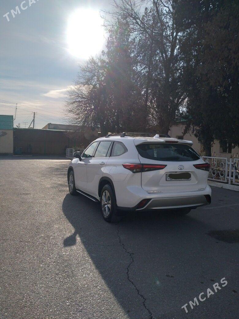 Toyota Highlander 2021 - 520 000 TMT - Бузмеин - img 5