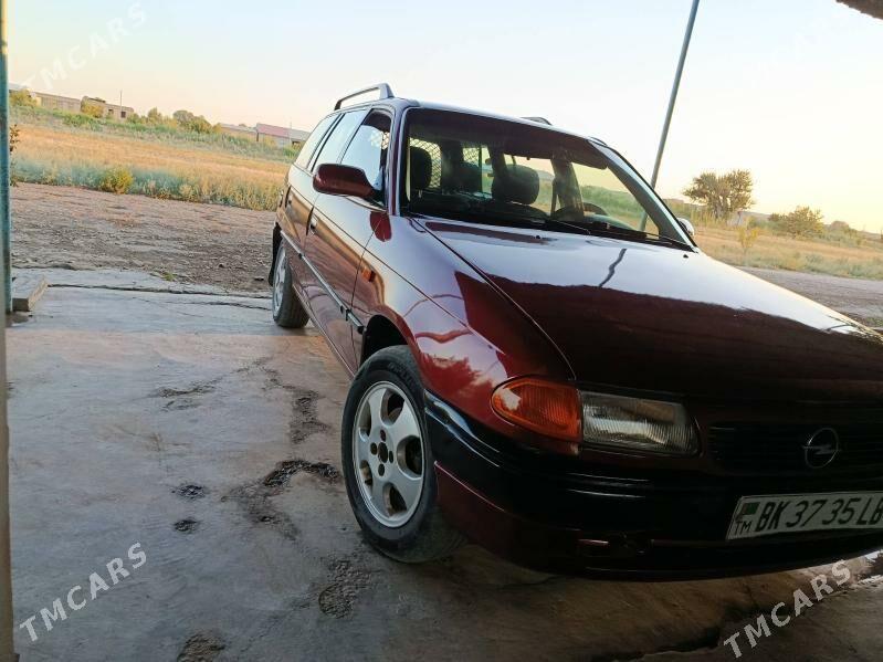 Opel Astra 1996 - 60 000 TMT - Сакар - img 10