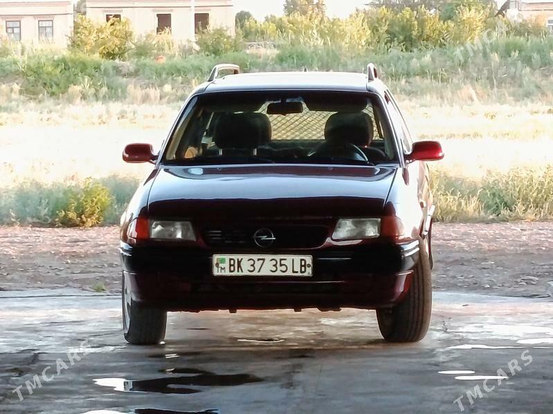 Opel Astra 1996 - 60 000 TMT - Сакар - img 9