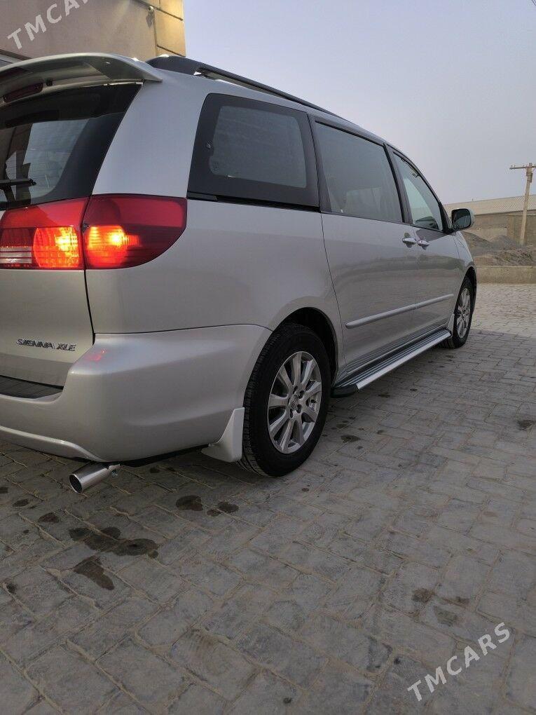 Toyota Sienna 2004 - 260 000 TMT - Мары - img 6
