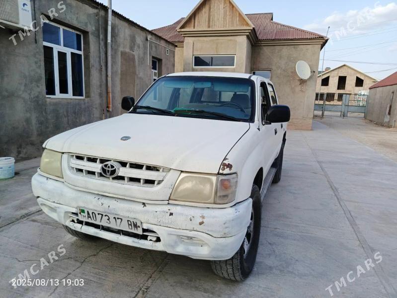 Toyota Hilux 2003 - 100 000 TMT - Balkanabat - img 1