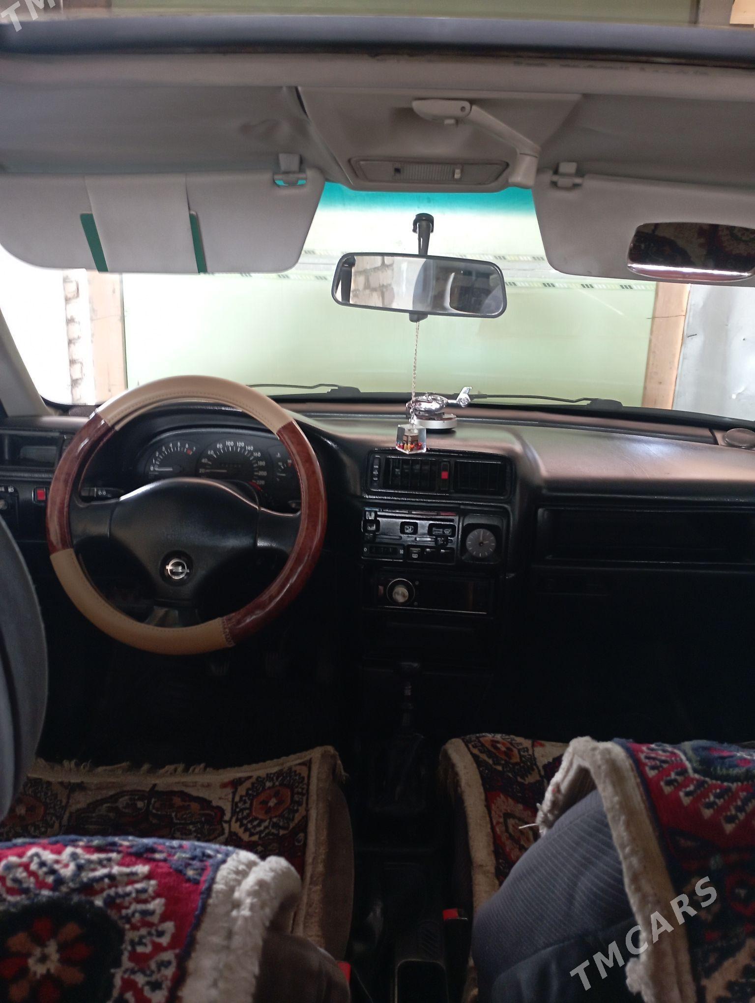 Opel Vectra 1989 - 27 000 TMT - Dänew - img 4