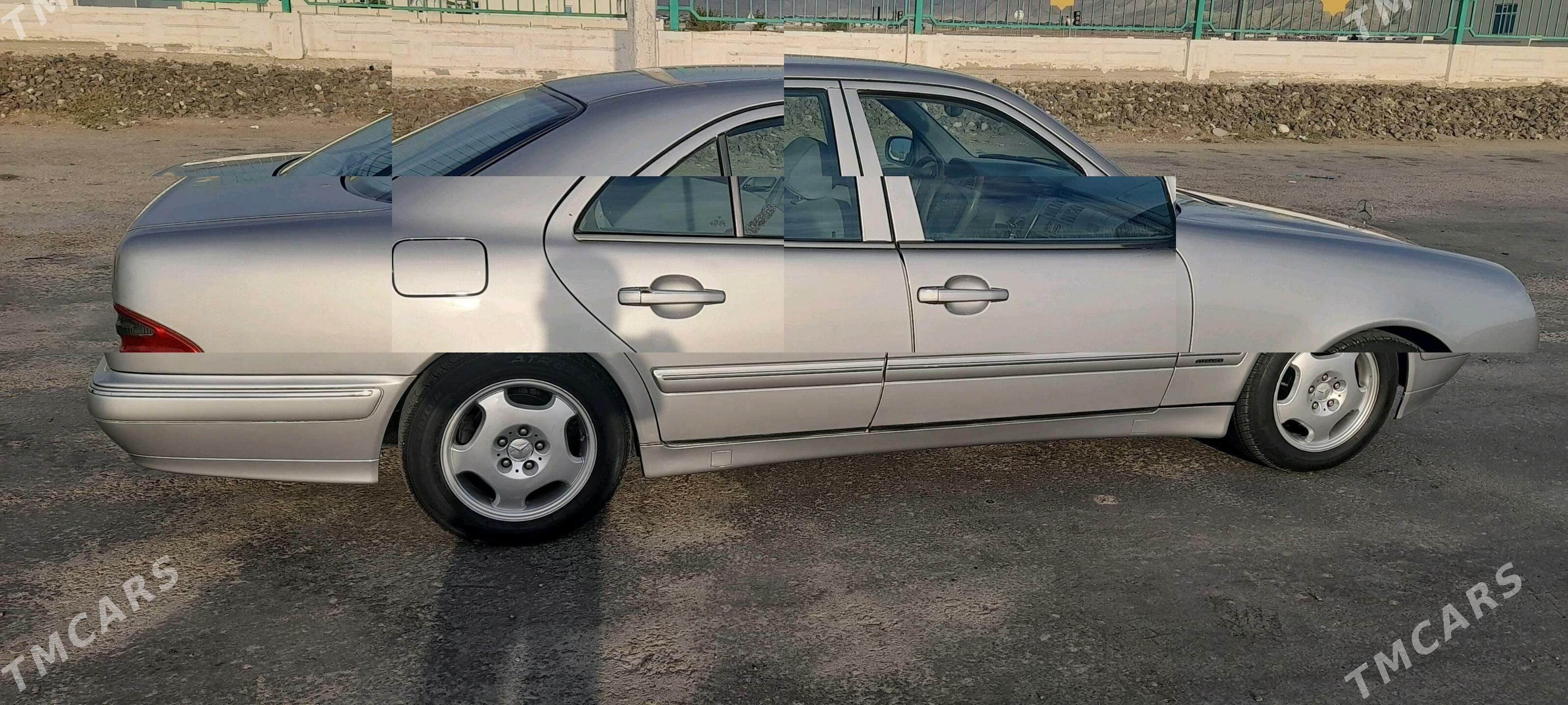 Mercedes-Benz E320 2001 - 110 000 TMT - Балканабат - img 1