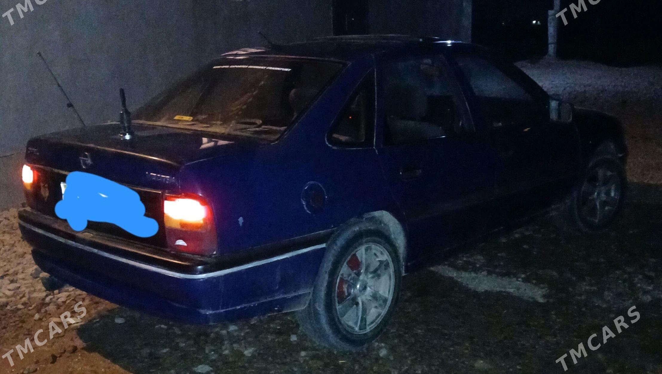 Opel Vectra 1989 - 25 000 TMT - Gubadag - img 3