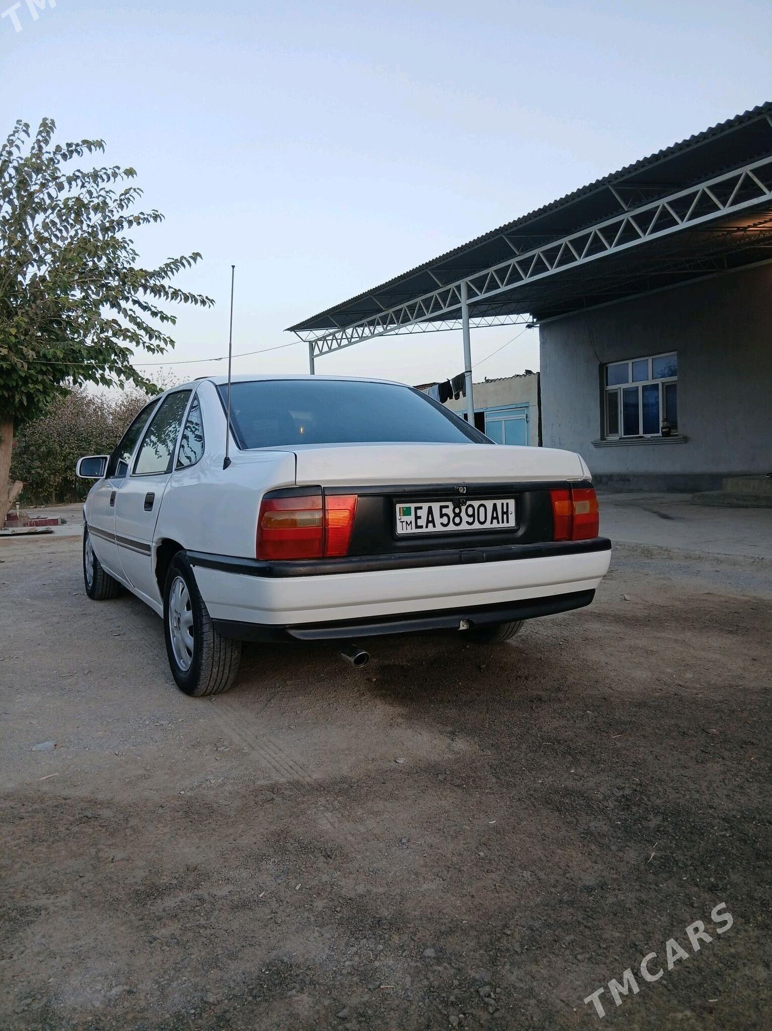 Opel Vectra 1991 - 35 000 TMT - Bäherden - img 3