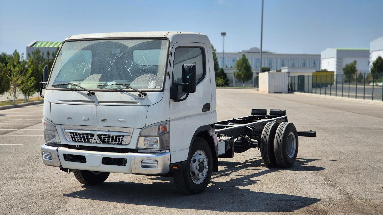 Mitsubishi Canter 2025 - 450 000 TMT - Büzmeýin - img 8