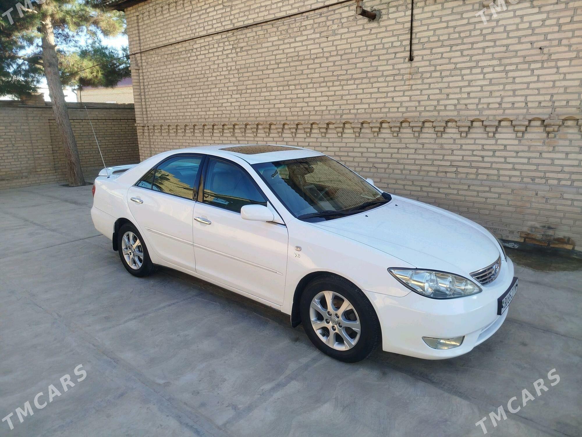 Toyota Camry 2004 - 185 000 TMT - Байрамали - img 6