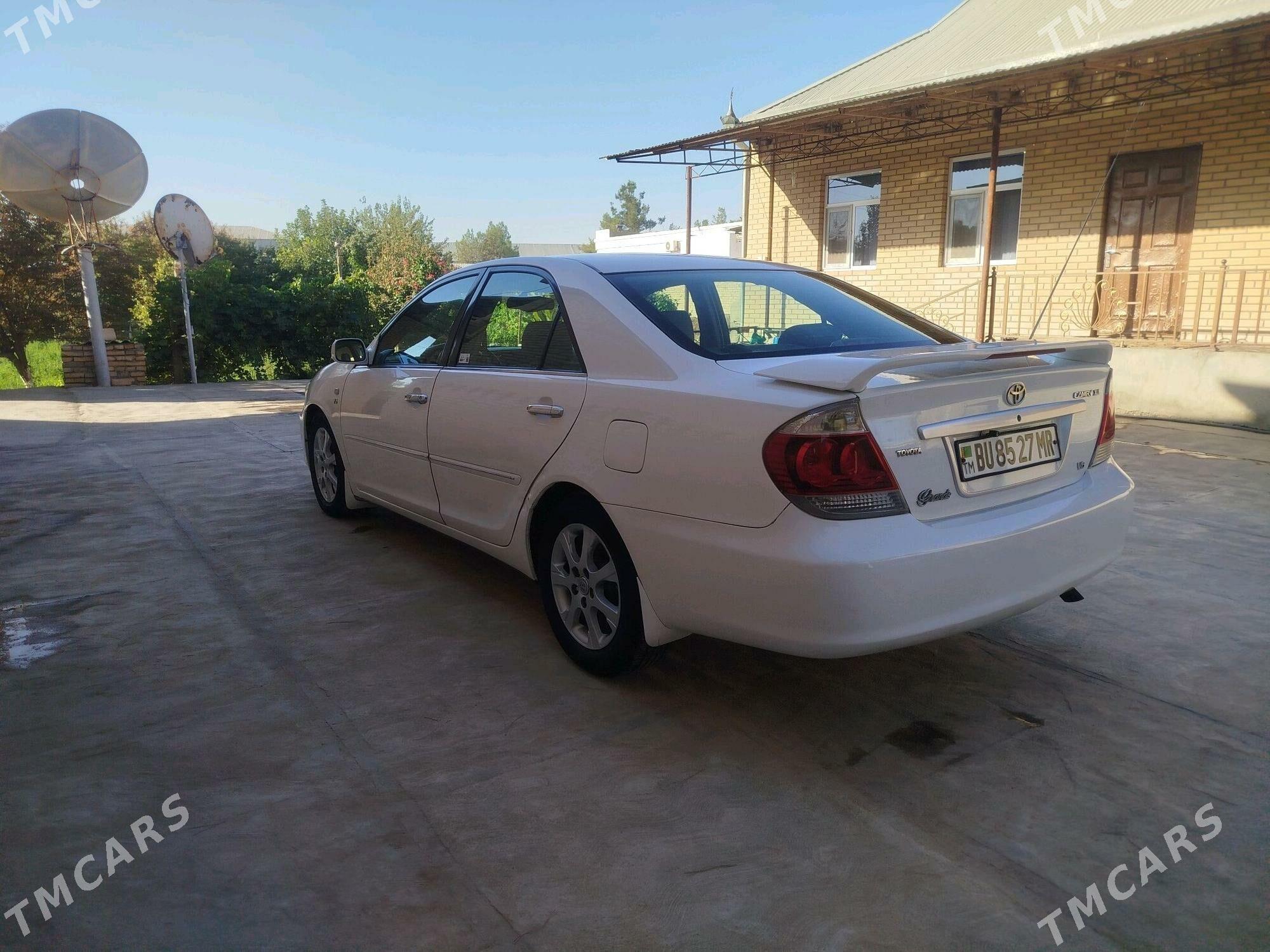 Toyota Camry 2004 - 185 000 TMT - Байрамали - img 2