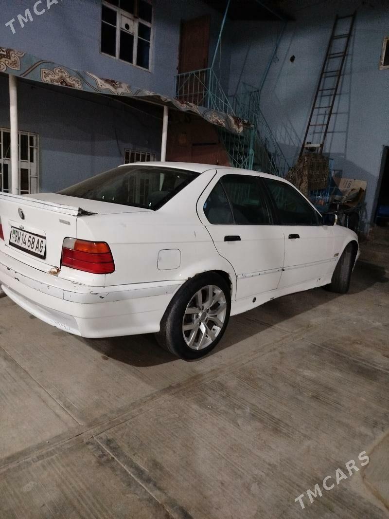 BMW 320 1992 - 28 000 TMT - Herrikgala - img 9