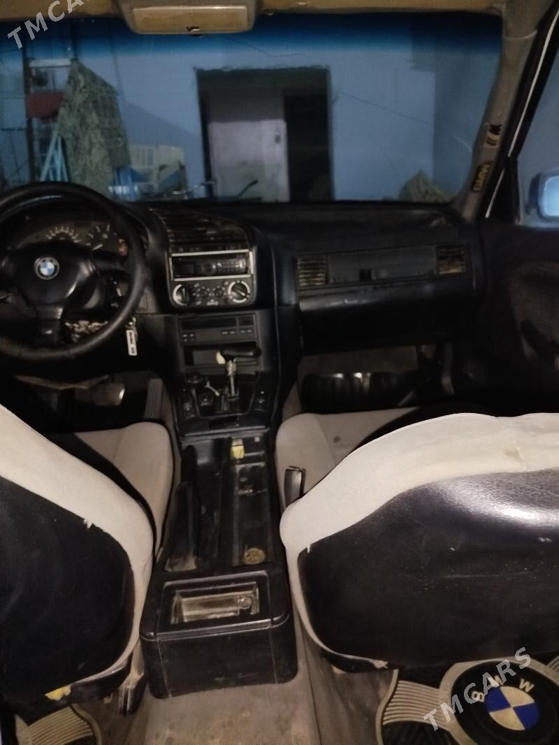 BMW 320 1992 - 28 000 TMT - Herrikgala - img 1