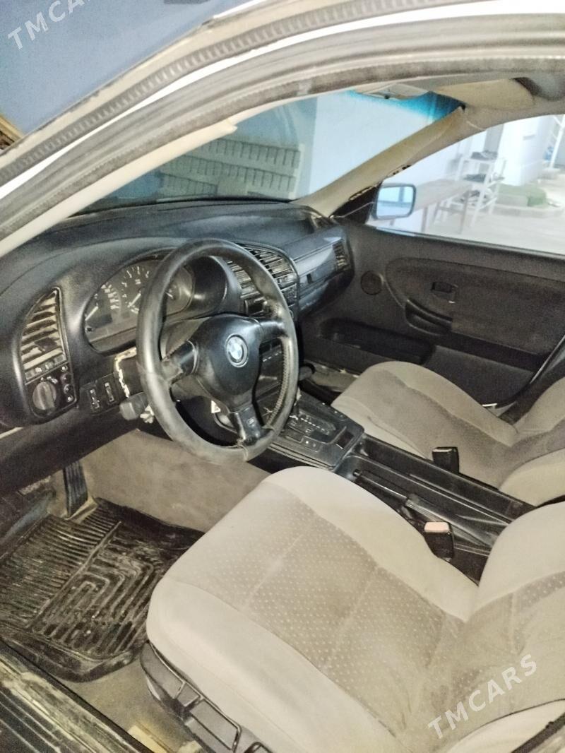 BMW 320 1992 - 28 000 TMT - Herrikgala - img 3