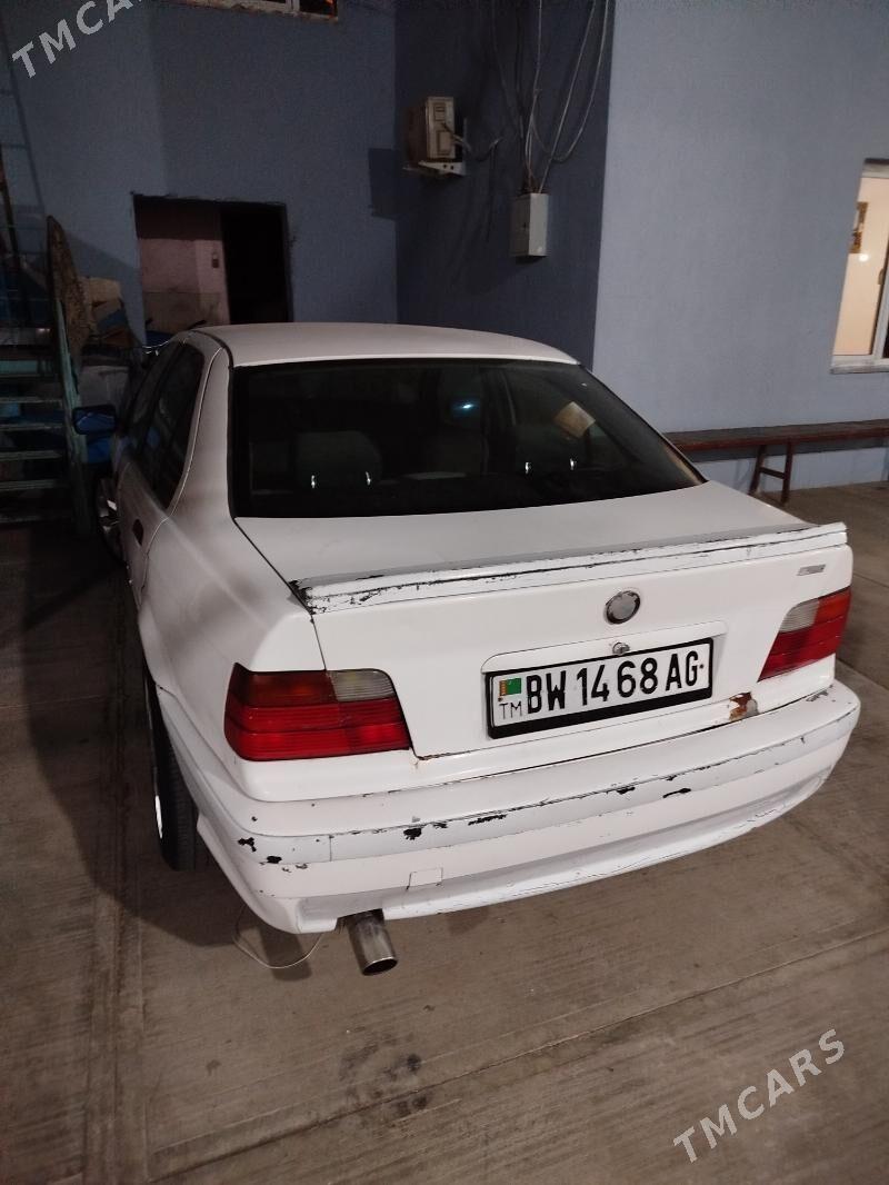 BMW 320 1992 - 28 000 TMT - Herrikgala - img 5