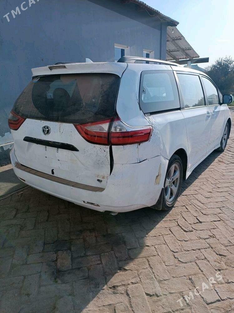 Toyota Sienna 2020 - 420 000 TMT - Туркменгала - img 2