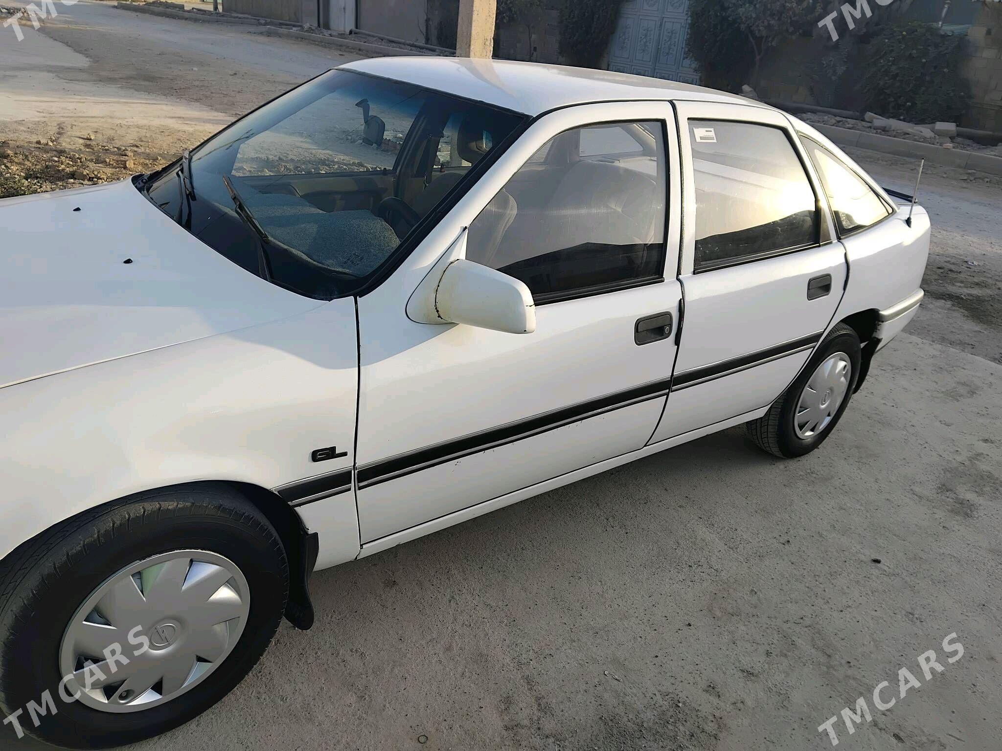 Opel Vectra 1989 - 30 000 TMT - Анев - img 3