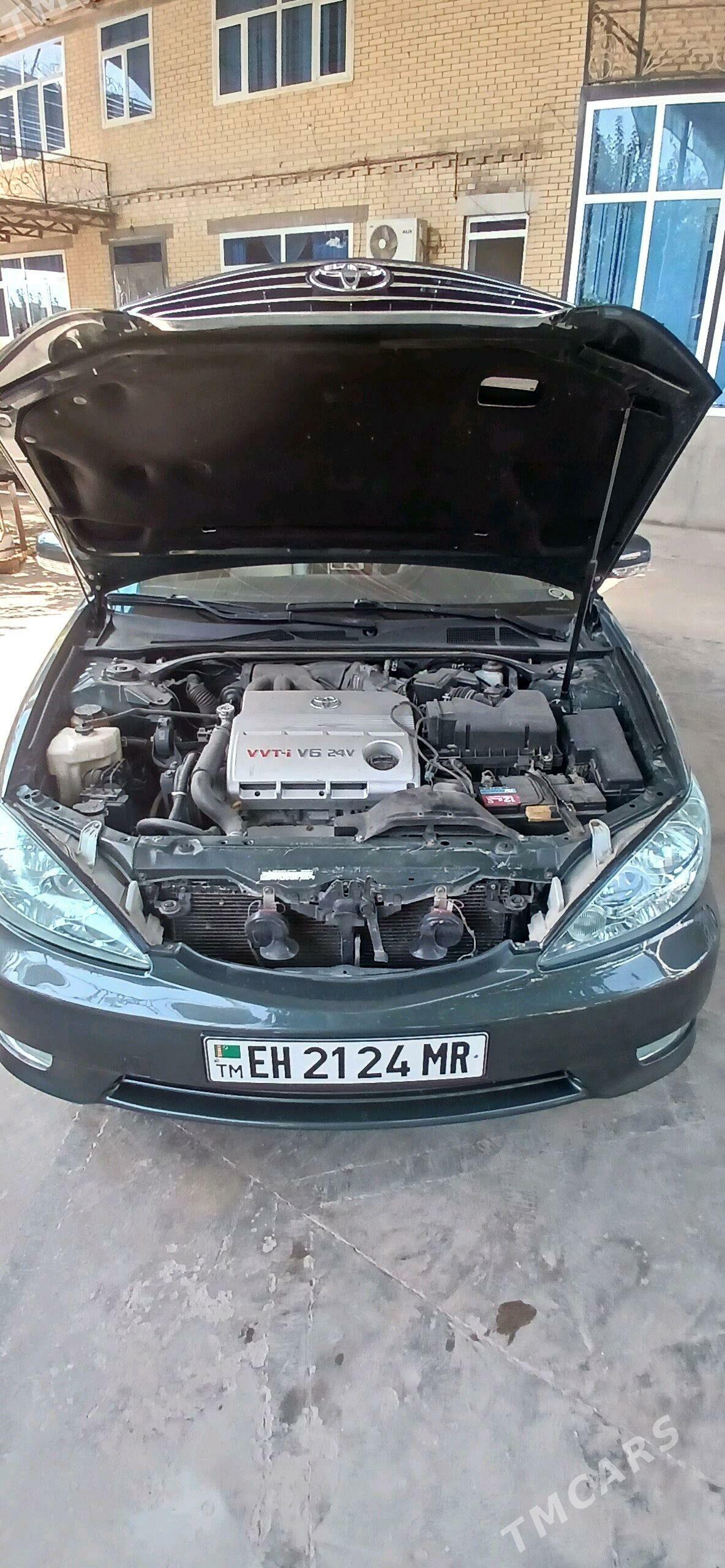 Toyota Camry 2004 - 200 000 TMT - Байрамали - img 2