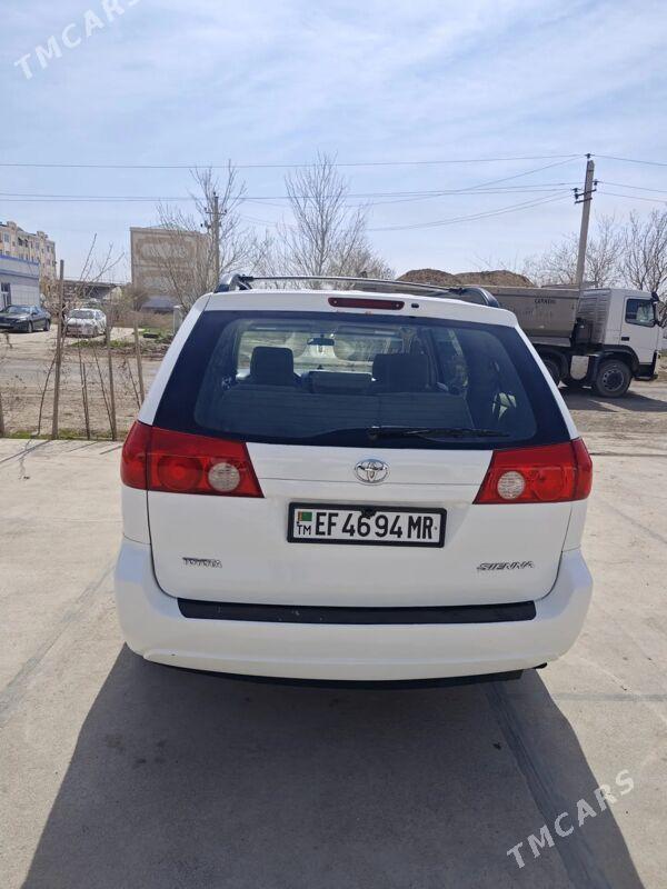 Toyota Sienna 2008 - 210 000 TMT - Мары - img 4