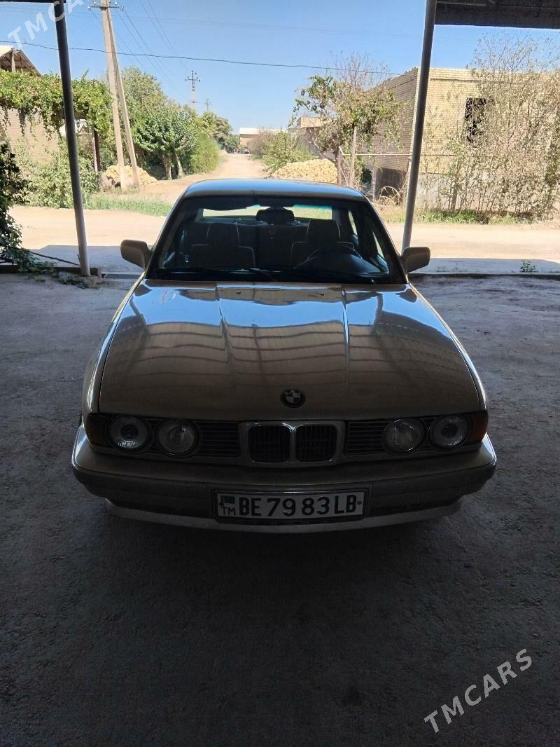 BMW 520 1989 - 35 000 TMT - Саят - img 1