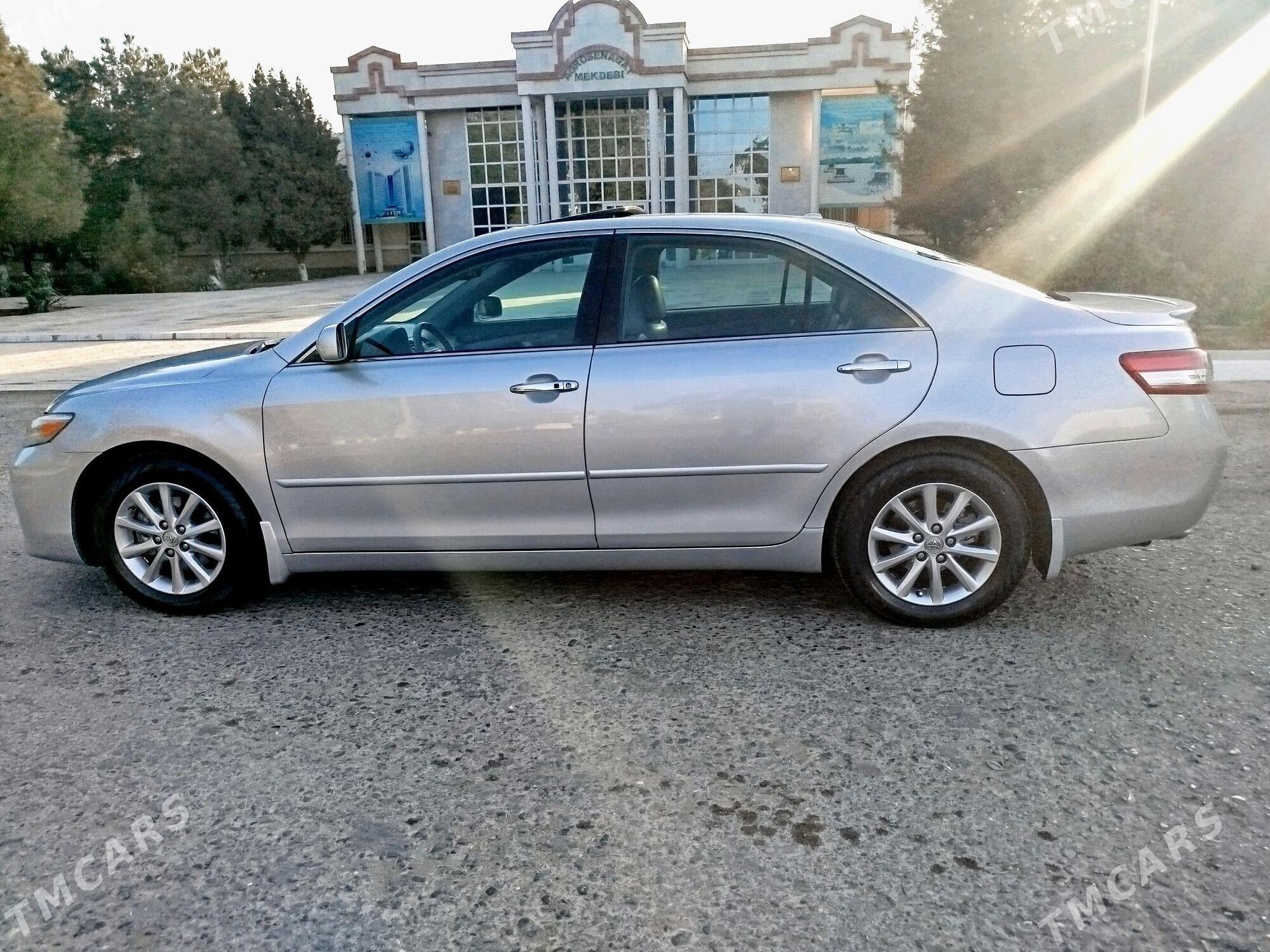 Toyota Camry 2010 - 260 000 TMT - Baýramaly - img 2
