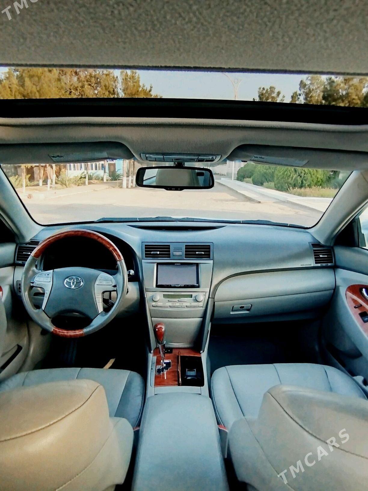 Toyota Camry 2010 - 260 000 TMT - Baýramaly - img 3