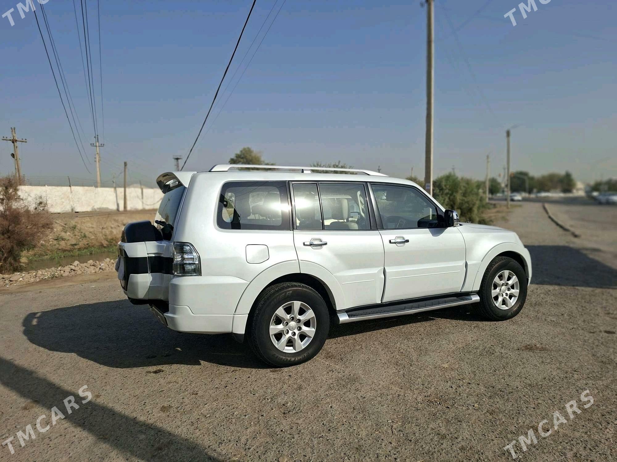Mitsubishi Pajero 2016 - 290 000 TMT - Мары - img 2