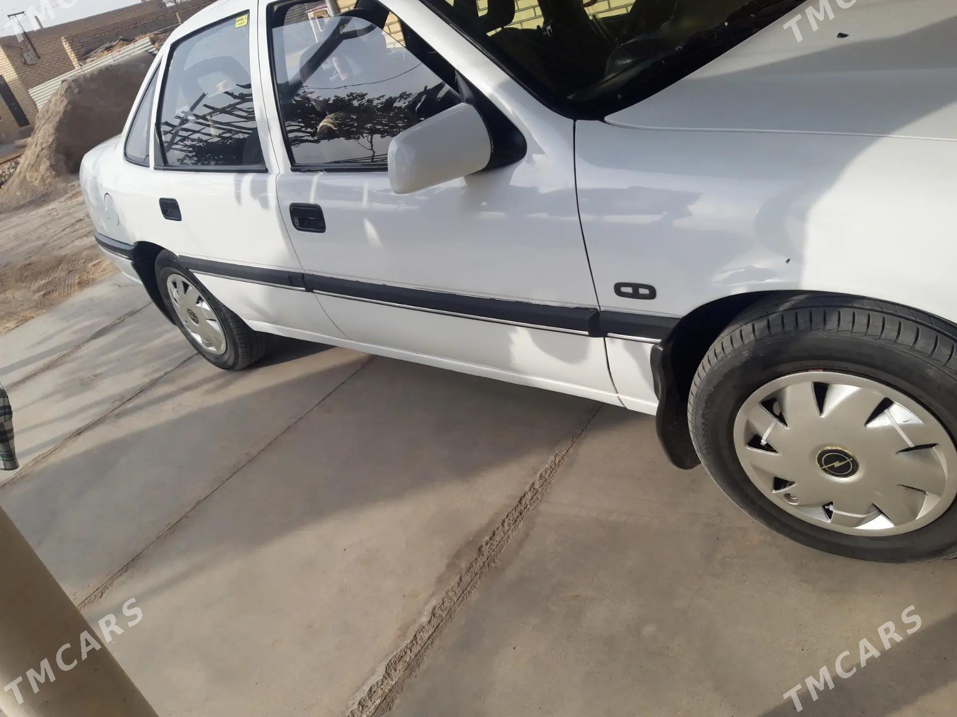 Opel Vectra 1993 - 50 000 TMT - Мары - img 4