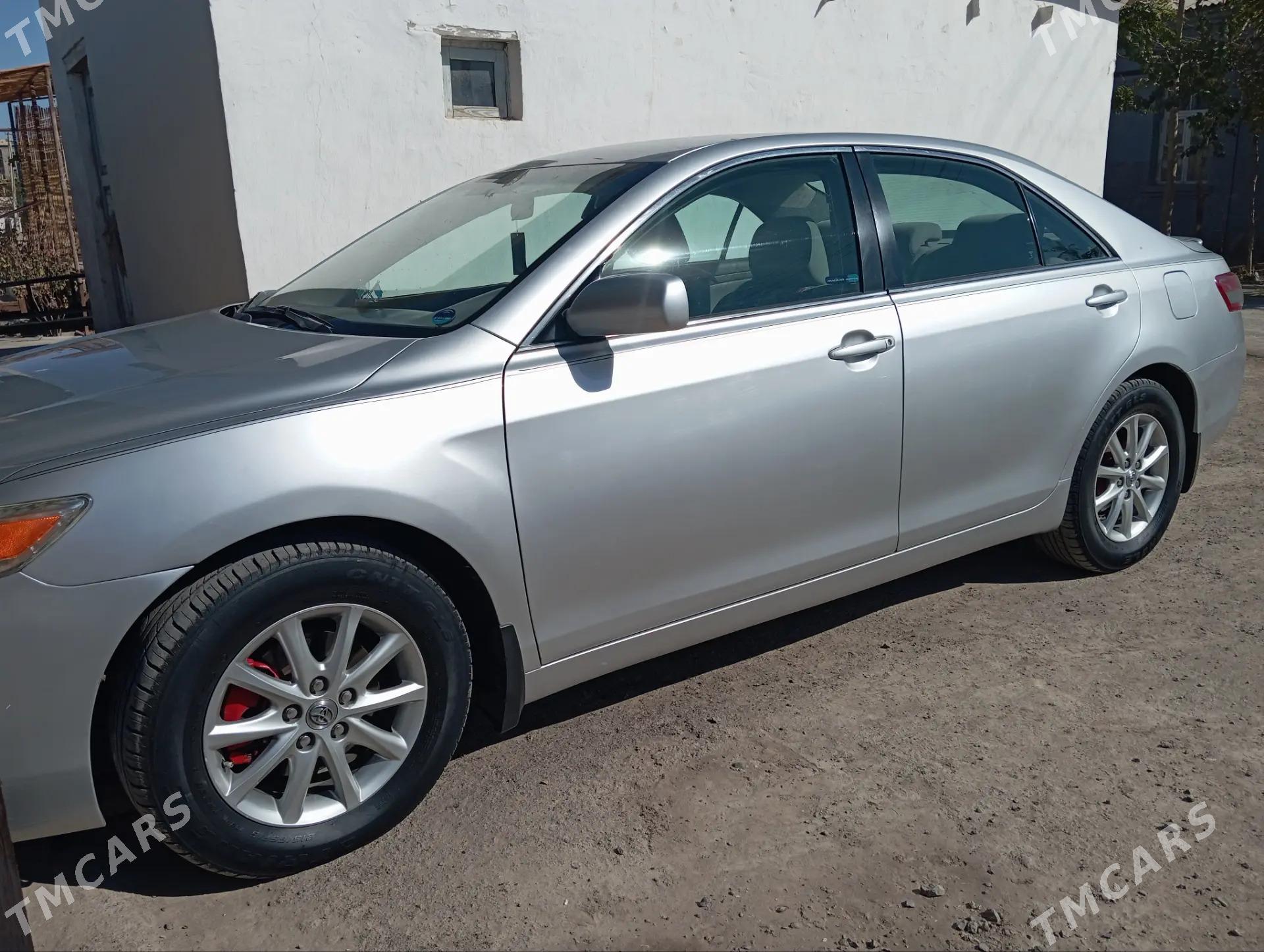 Toyota Camry 2010 - 190 000 TMT - Дашогуз - img 4