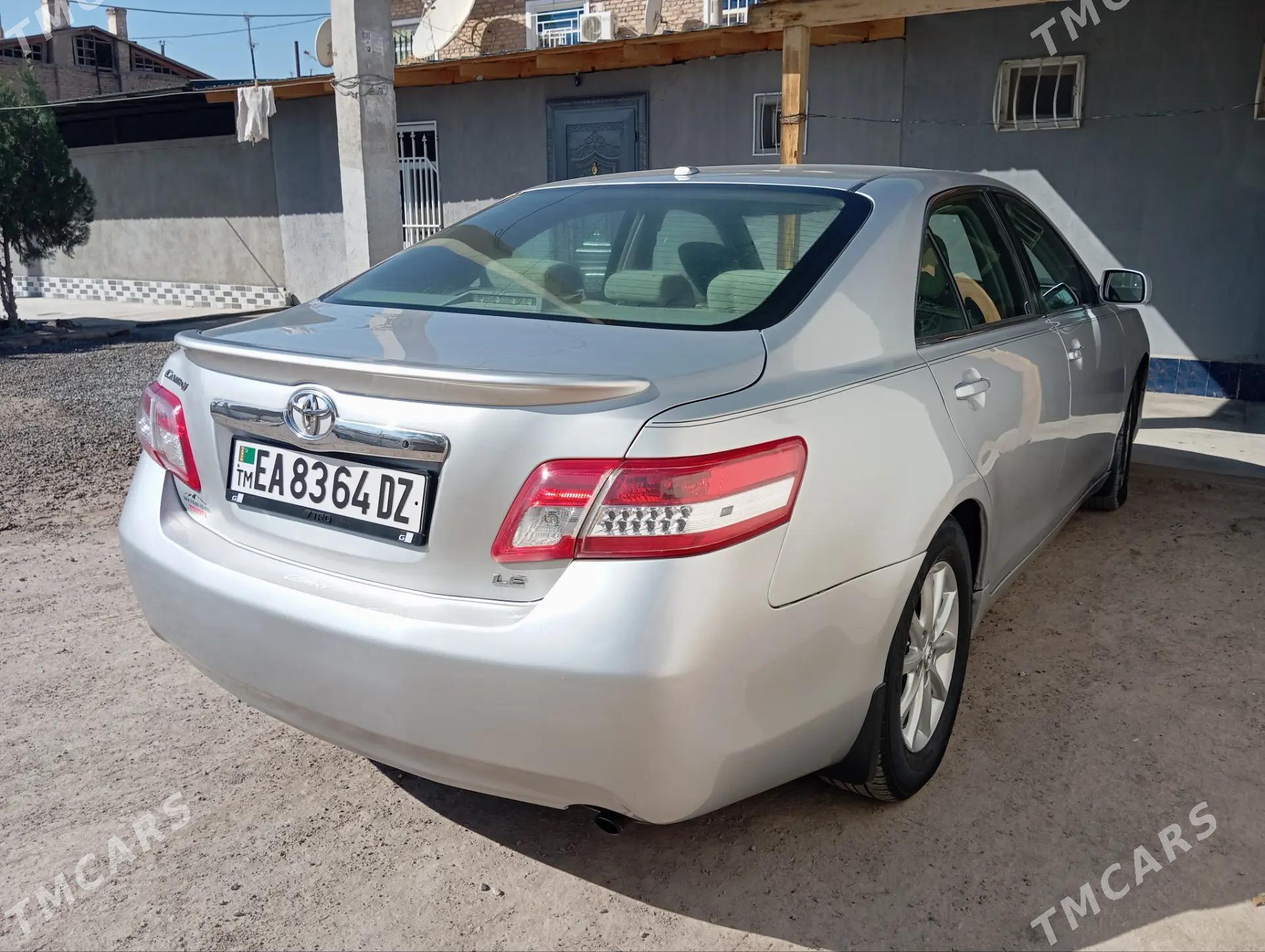 Toyota Camry 2010 - 190 000 TMT - Дашогуз - img 1